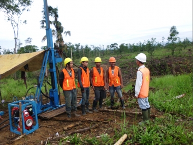 Safety talk drilling crew at TIA project